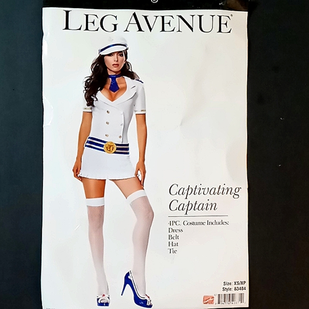 "Leg Avenue" Captivating Captain Costume